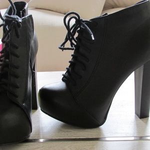 Black ankle Boots
